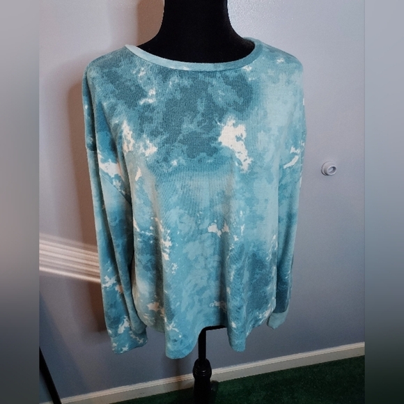 Time And Tru Size M(8-10) Aqua Tie Dye Long Sleeve Super Soft Top - Picture 1 of 6